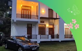 Sri Vari Studio Apartments